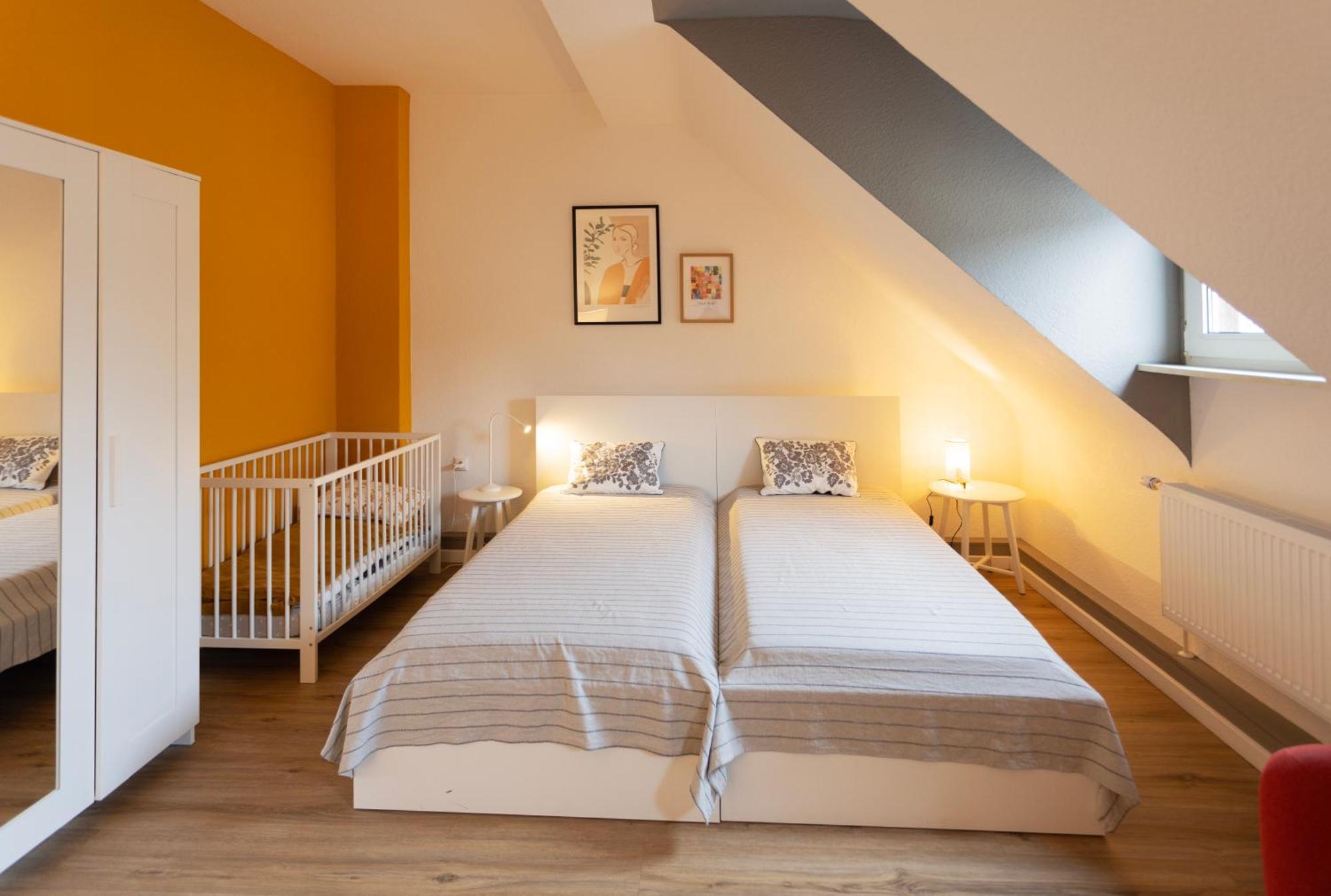 Apartament Big Flat With Fresh Renovation, Free Parking, Sonyps, Netflix Duisburg Zewnętrze zdjęcie