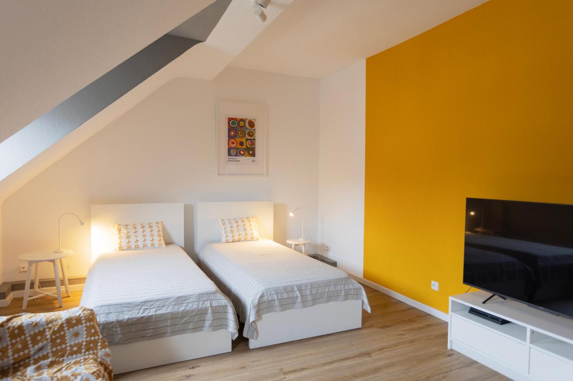 Apartament Big Flat With Fresh Renovation, Free Parking, Sonyps, Netflix Duisburg Zewnętrze zdjęcie