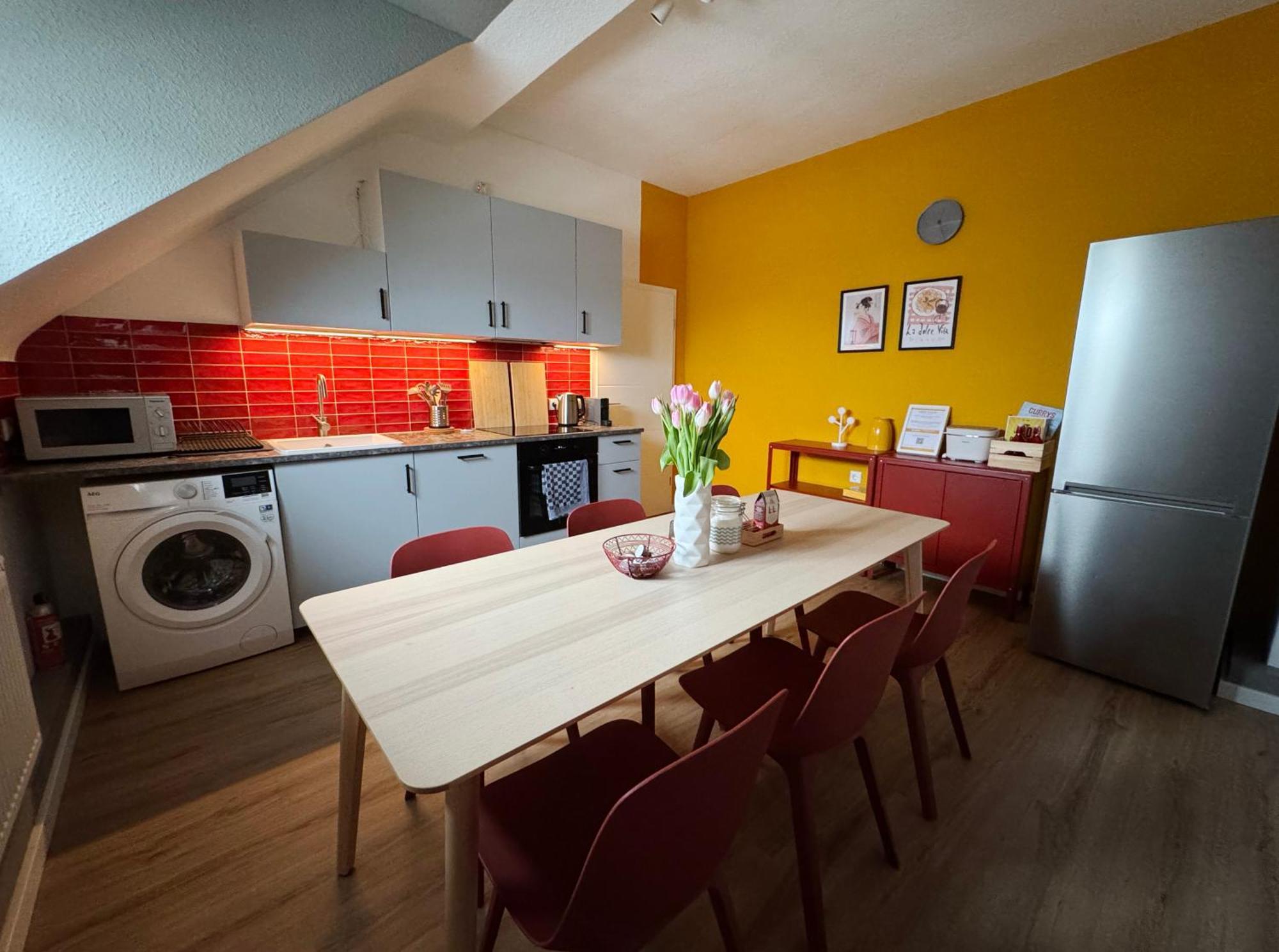 Apartament Big Flat With Fresh Renovation, Free Parking, Sonyps, Netflix Duisburg Zewnętrze zdjęcie